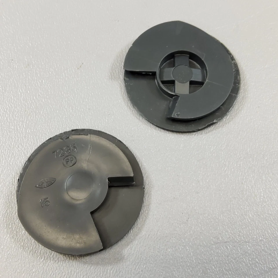 82-02 Camaro Firebird Gris Oscuro Cinturón de Seguridad Delantero Hebilla Pernos Cubiertas Foto 2 de 2