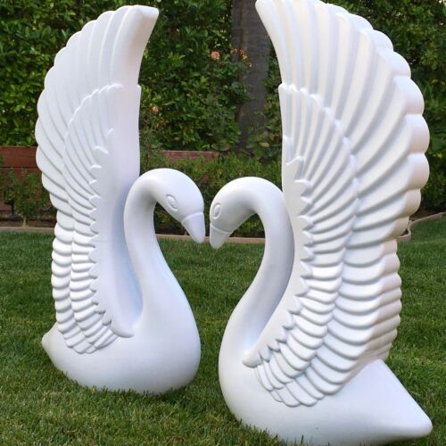 Elegant White Plastic Swans and Roman Wedding Columns Garden Decorative Prop Set - Picture 1 of 17