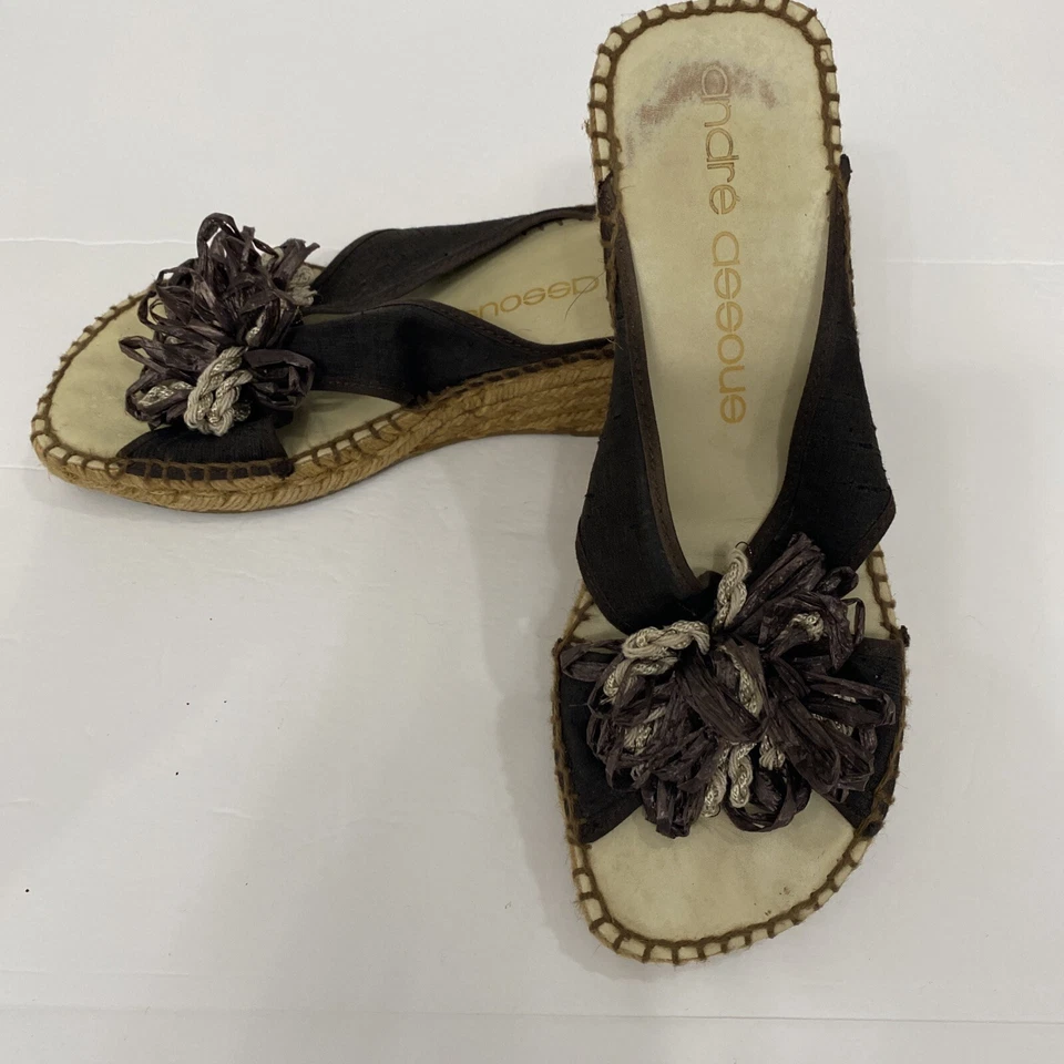 Sandalia de cuña Andre Assous para mujer talla 8 con acento floral informal playa crucero salón Foto 4 de 4