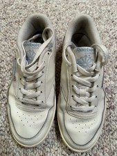 Vintage Classic Reebok Womens Sneakers Size 7.5.