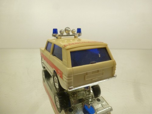 LUCKY 3136 RANGE ROVER AMBULANCE RED CROSS - FRICTION PLASTIC -L12.0cm- GOOD - Picture 5 of 8
