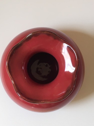 Southern Living at Home Cinnabar Ruffled Vase Deep Red NIB COA Made in Portugal - Picture 9 of 11