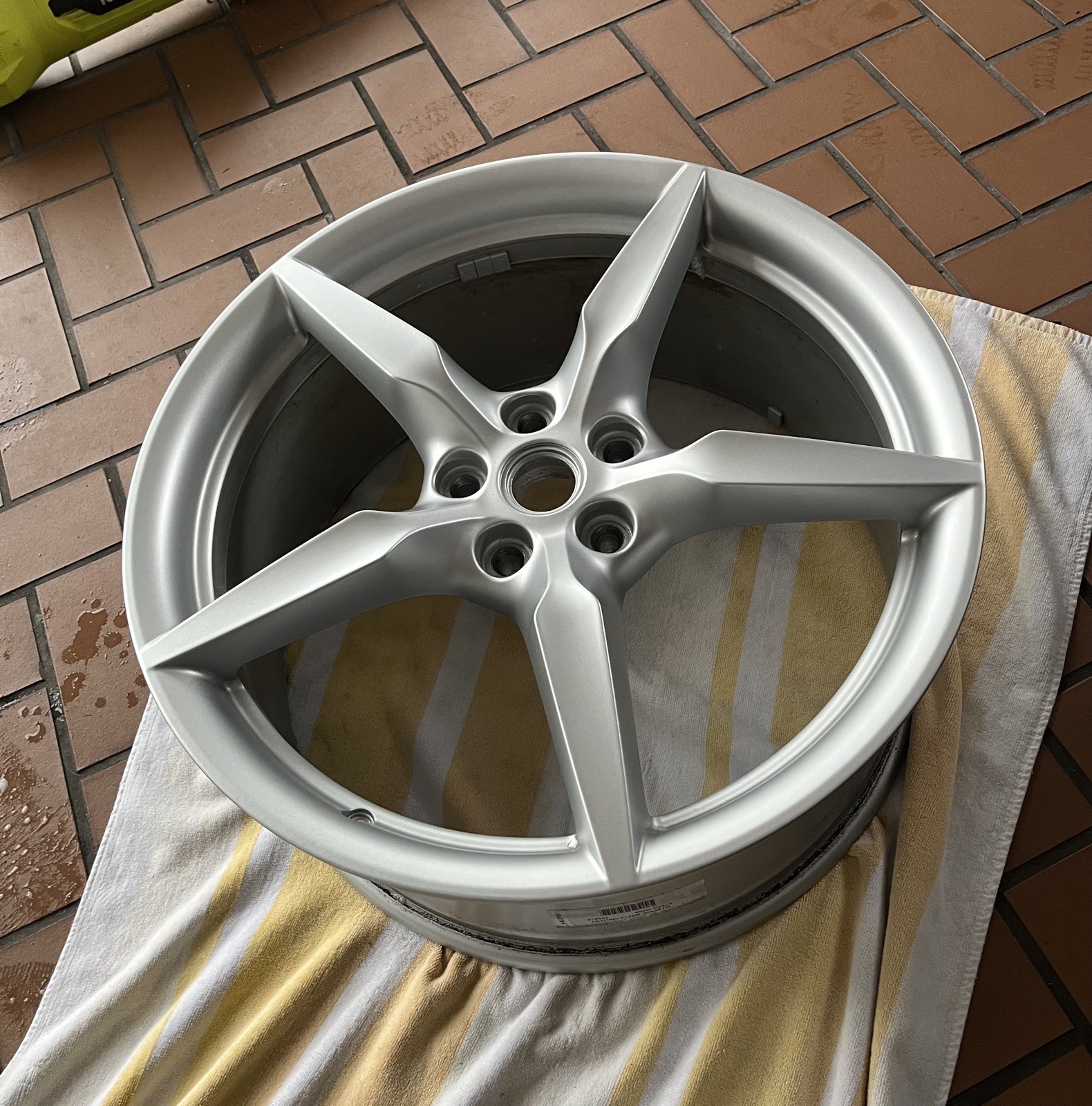 Ferrari 488 - Front Wheel 9Jx20 H2 Felge hinten Grigio Corsa 318889 