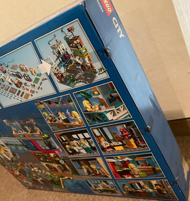 LEGO 60380 City Downtown Toys Blocks 2010 pcs for ages 8+ New in