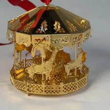VTG Towle Silversmiths Small World Christmas  Gold Filigree Ornament Carousel