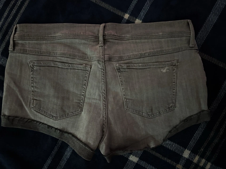 Pantalones cortos de mezclilla para mujer Hollister talla 15 cortos tiro bajo lavado oscuro Y2K Foto 2 de 3