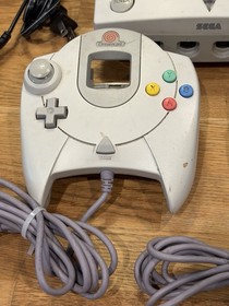Sega Dreamcast HKT-3020 Console Bundle Lot 2 Controllers 2 Games Tested Working