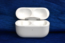 Apple AirPods Pro 1st Gen Wireless CHARGING CASE ONLY - A2190
