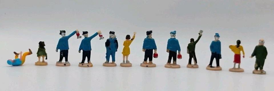 HO Scale 11 Standing People and 1 Seated Person - Image 2 of 2