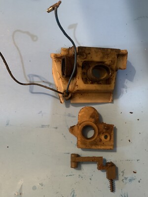 Jonsered 2050 Chainsaw Air Box Shield Intake Oil Pump Cover Misc Part Lot Bin 15