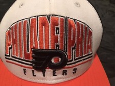 Philadelphia Flyers Baseball Hat - NEW ERA  Raised emblem - SNAPBACK