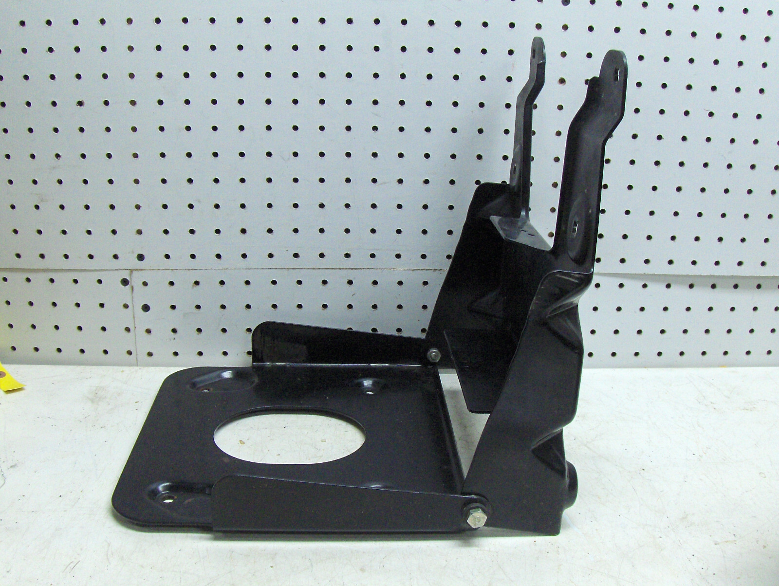 ARIENS SIERRA 1540H LAWN & GARDEN TRACTOR SEAT MOUNT eBay