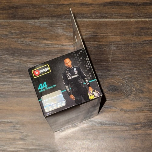 George Russell #63 2025 Bburago 1:43 F1 Mercedes Amg Petronas W15 Model Car - Picture 6 of 10