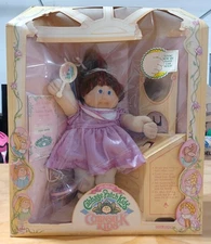 1986 VTG Cabbage Patch Kids Cornsilk Kids Girl Doll in Open Box - Faye Mindy