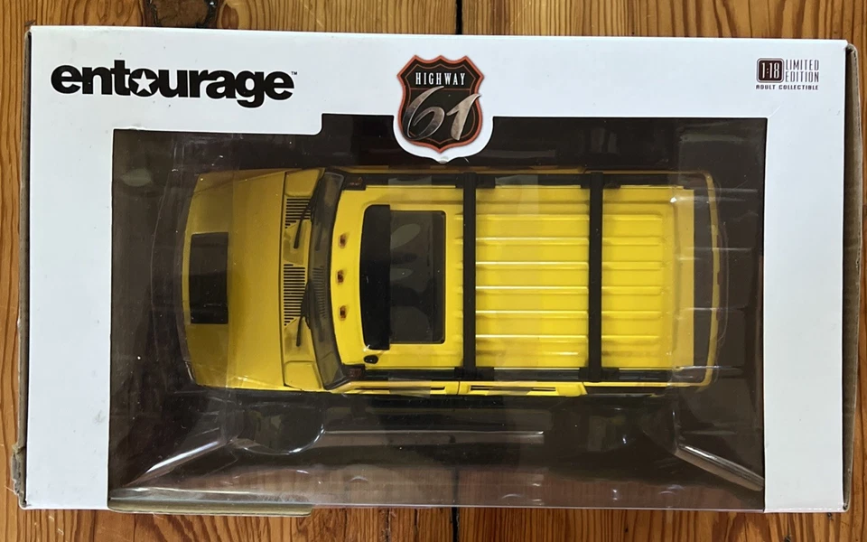 1:18 HIGHWAY61 Hummer H2 2003 Entourage Yellow HGW18015 Model - Image 3 of 4