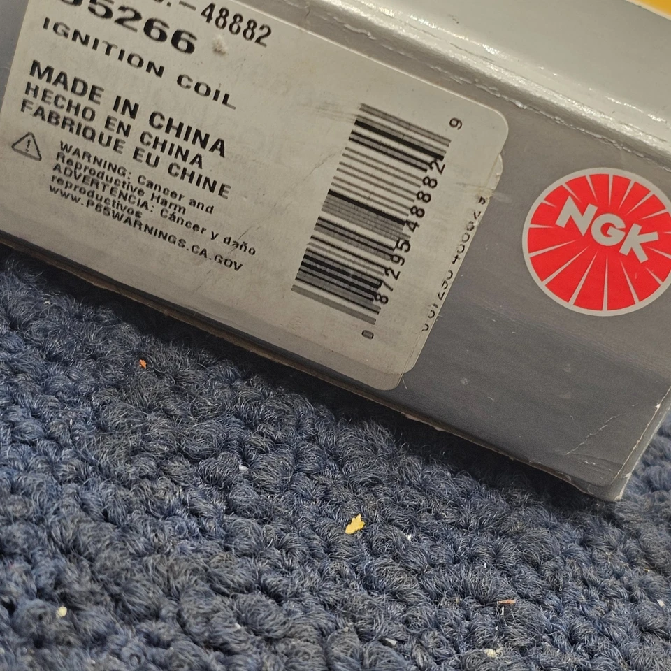Bobina de encendido NGK 48882 U5266 para Chevrolet Express 3500 2018-2024 Foto 4 de 4