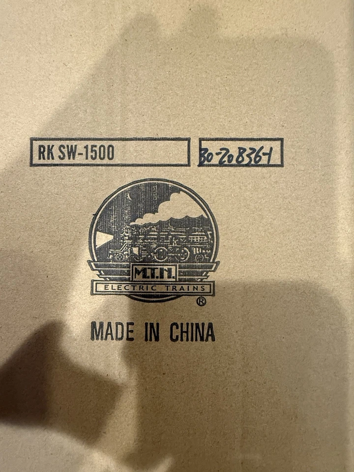 MTH 30-20836-1 SW1500 DIESEL SWITCHER W/PROTO-SOUND 3, LONG ISLAND (R-W-B) #105 - Image 4 of 4