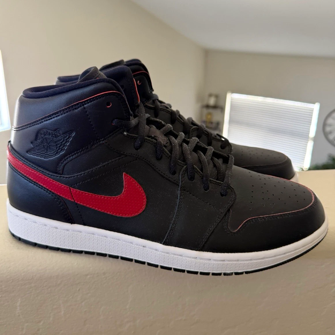 Jordan 1 Retro Mid Black Team Red for Sale | Authenticity