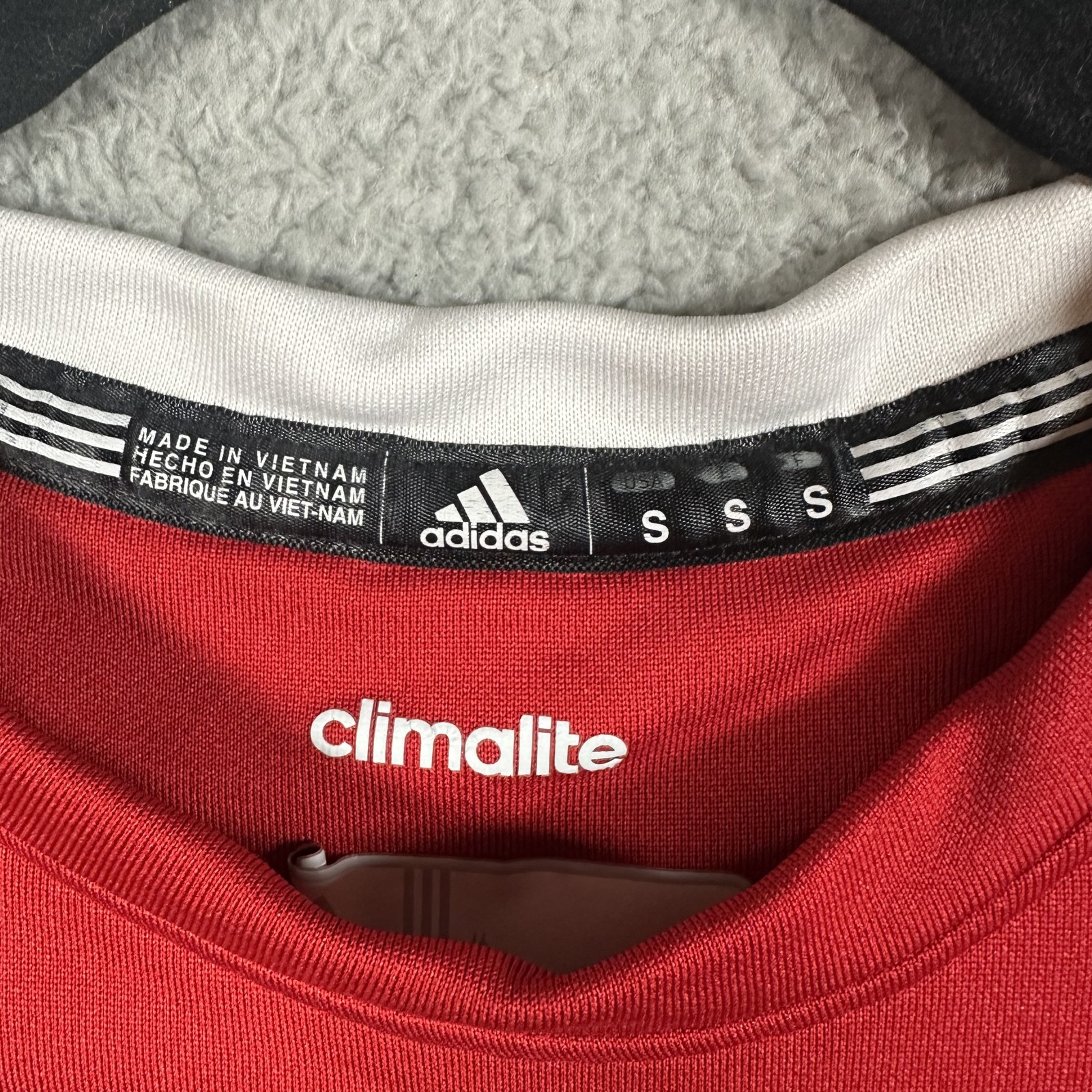 Wisconsin Badgers Shirt Mens Small NCAA Basketball Adidas Climalite Top thumbnail 2