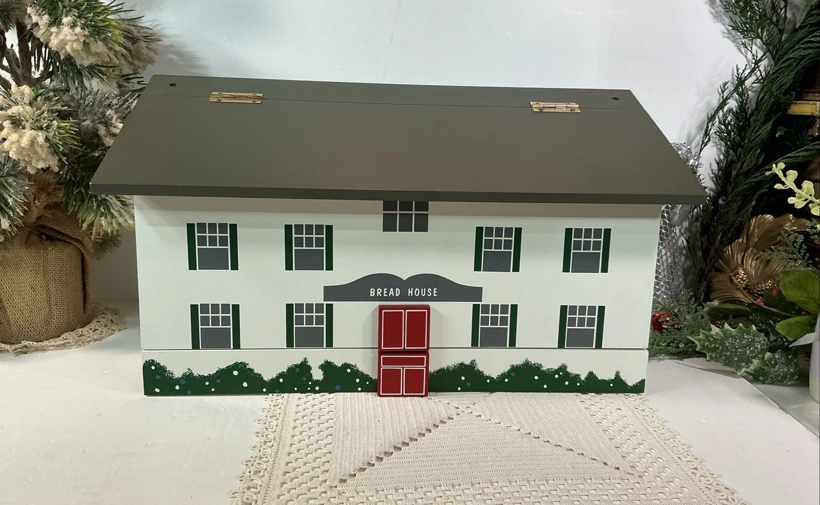 Large Wooden Bread Box Painted ~Resembles A House~ Roof Lifts Up~Very Unique
Opens in a new window o