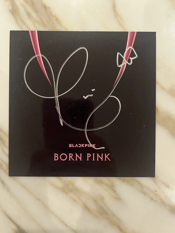 BLACKPINK - BORN PINK Rosé Cassette + ROSÉ SIGNED ART CARD - Image 2 of 4