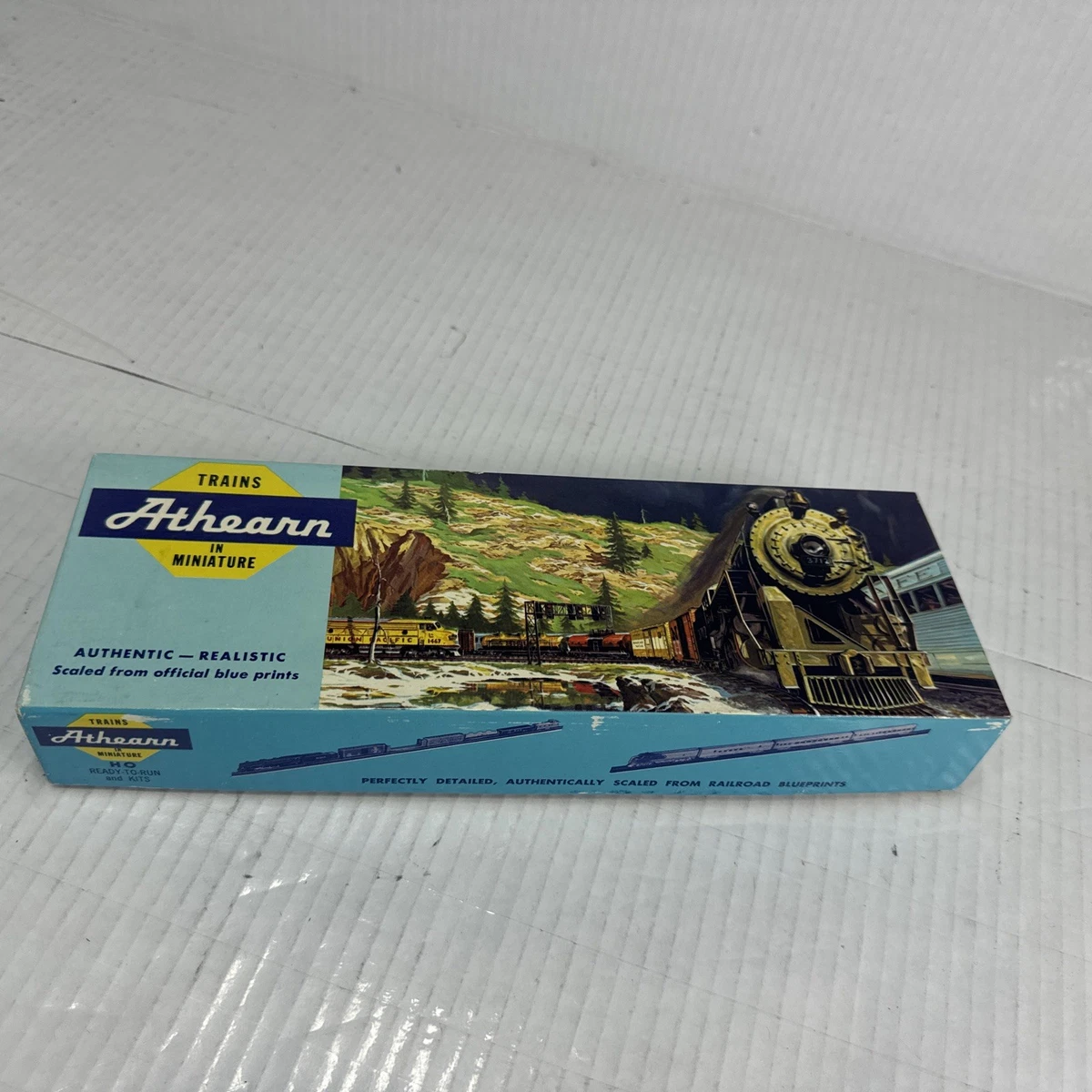 Locomotive Diesel Athearn 4678 - Fausse (Dummy) GP50 CNW 5053 - Échelle HO - Occasion