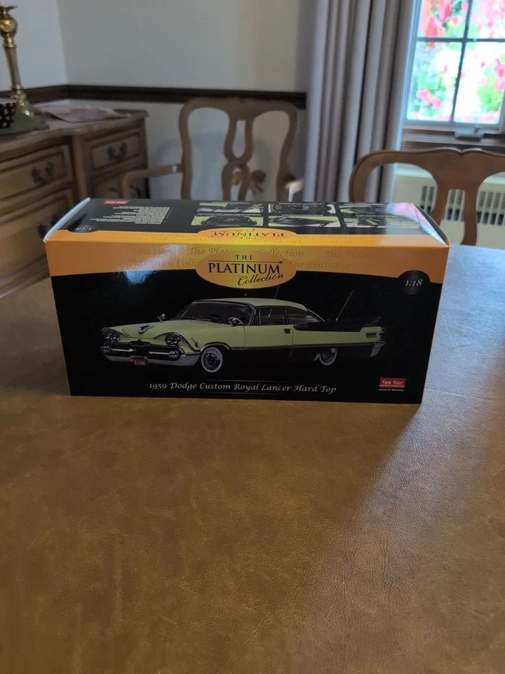 Sun Star Platinum Collection 1959 Dodge Custom Royal Lancer Convertible 1:18 - Image 2 of 4