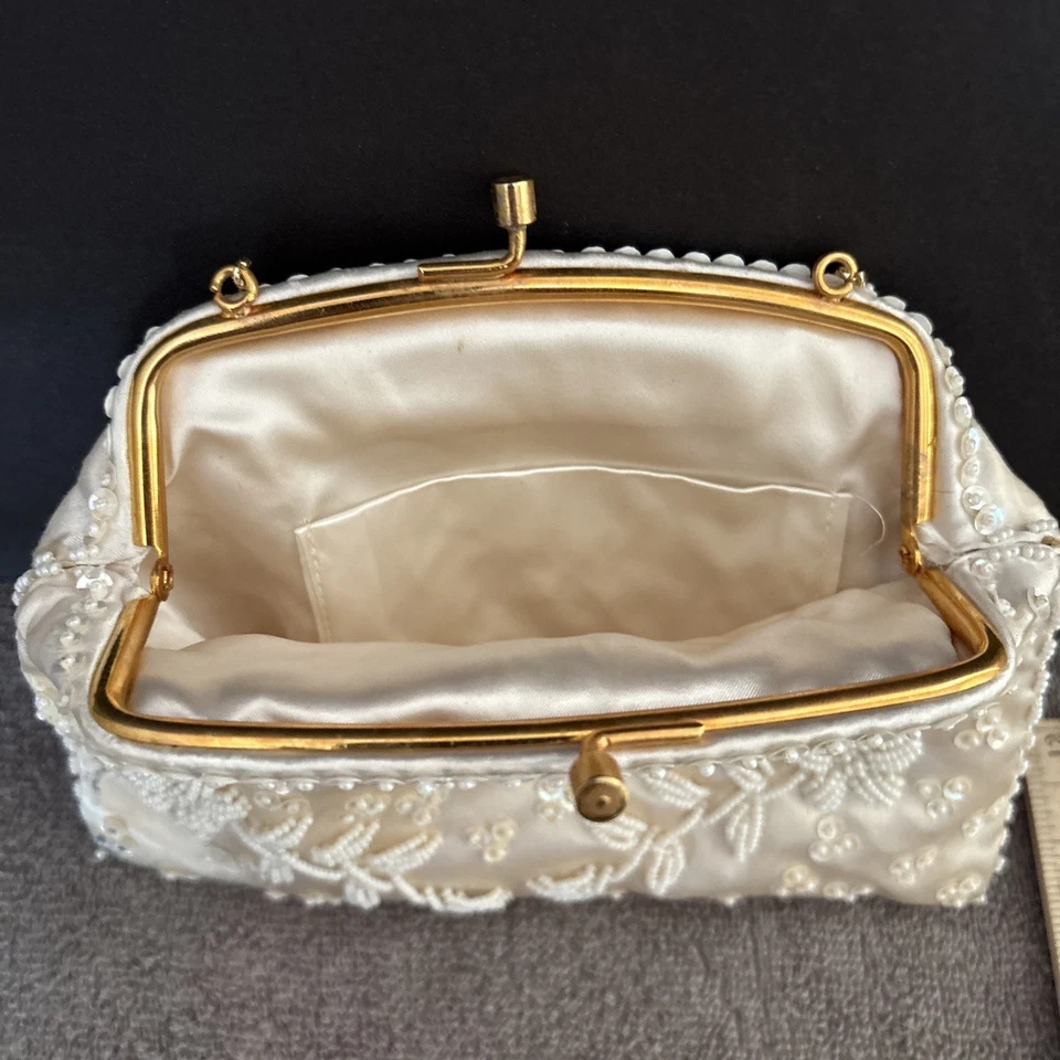 Vintage Sharonee Cream Beaded Clutch British Hong Kong Purse - Image 3 of 4