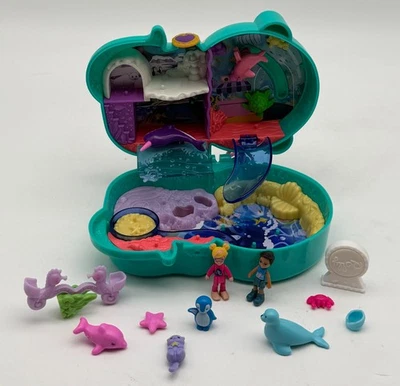 Mattel HCG16 Polly Pocket Micro Otter Aquarium - mit Figuren - vollständig! - Bild 1 von 4