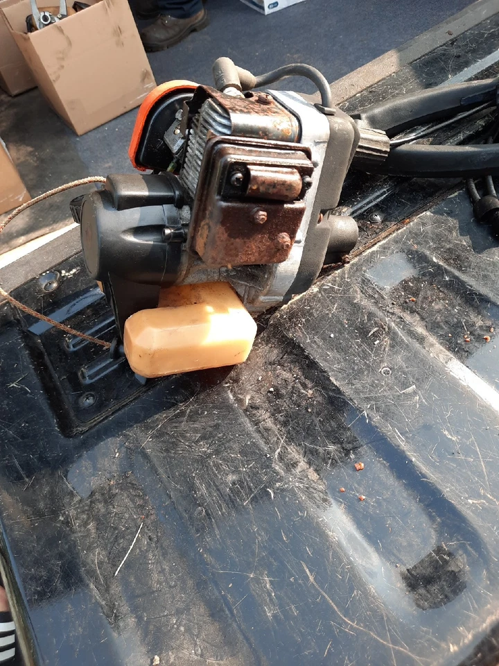 Vintage Black & Decker 32255 String Weed Trimmer Powerhead Parts Unit - Image 4 of 4