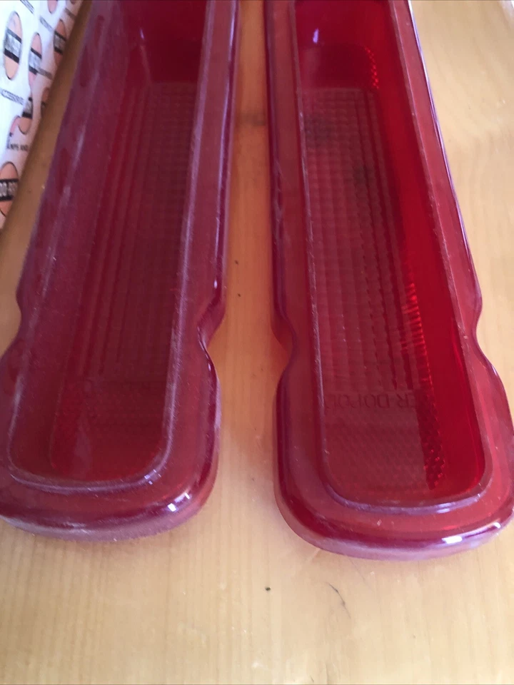 Pontiac Catalina 1966 2+2 lentes de luz trasera en caja par Foto 2 de 4