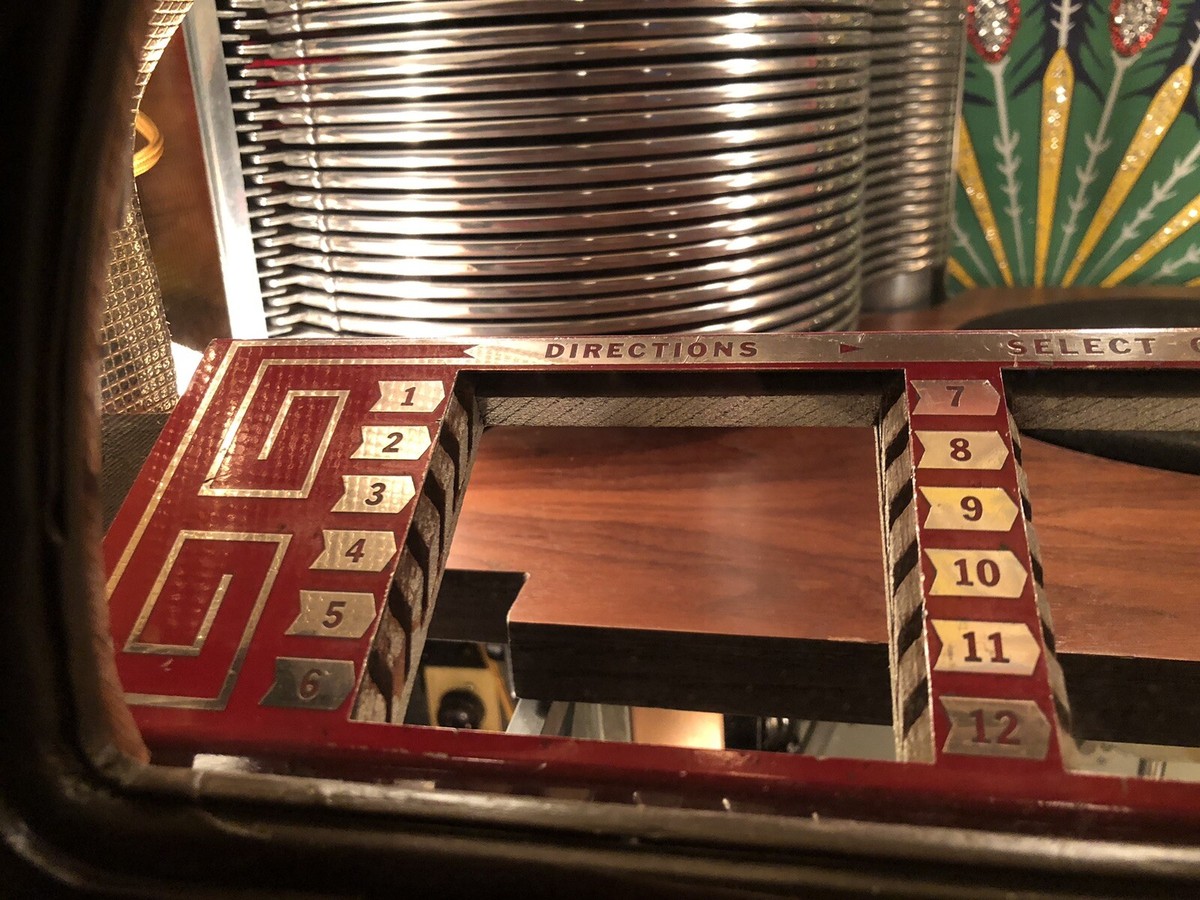 RARE 1942 WURLITZER VICTORY Model 42 600-K JUKEBOX