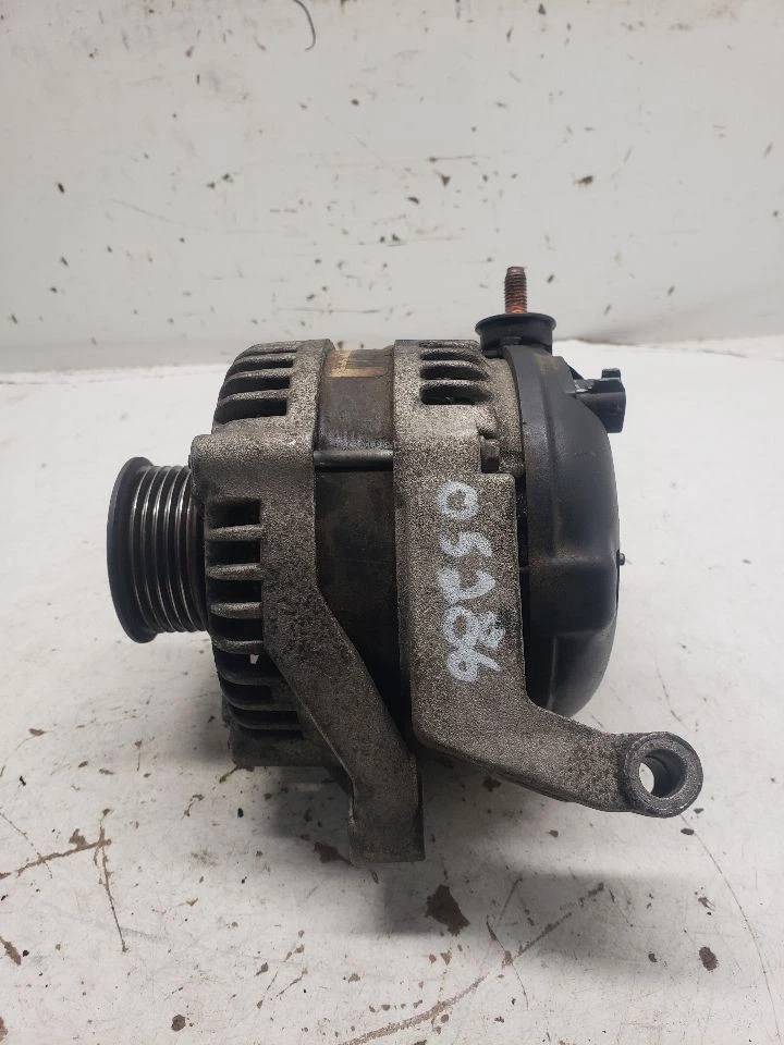 Alternador compatible con 02-04 06-12 LIBERTY 1409944 Foto 2 de 4