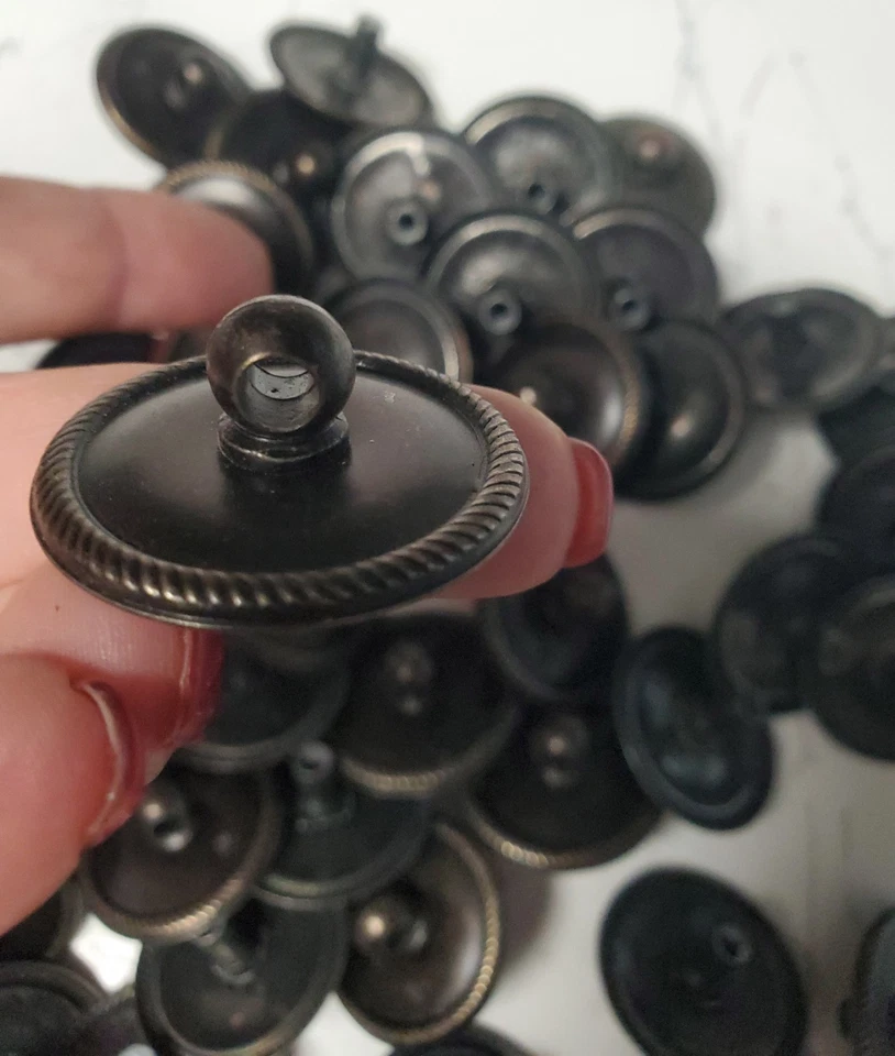 Lote de 56 placas traseiras antigas de móveis de borda de corda de metal ilhós postes LEIA - Imagem 4 de 4