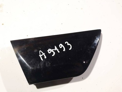 Door trim strip
