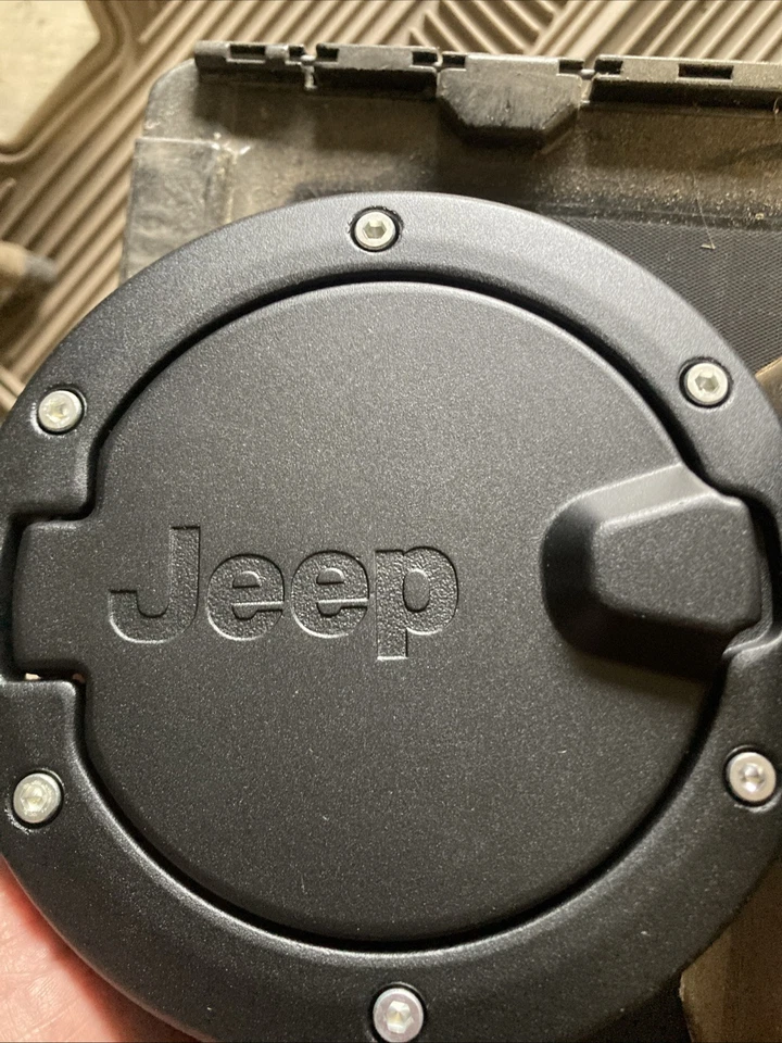 Puerta de llenado de combustible Mopar genuina 82214793, Jeep Wrangler 2007-2018 original OEM Foto 3 de 3