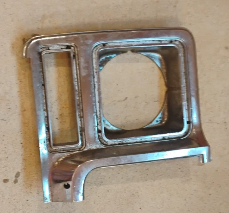 原始设备制造商 79 雪佛兰 GMC C10 K10 右手车头灯边框灯乘客 — 第 4/4 张图片