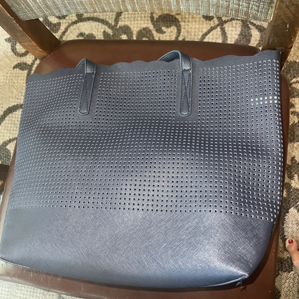 ¡NUEVO! Bolso de hombro Neiman Marcus - azul marino Foto 2 de 4