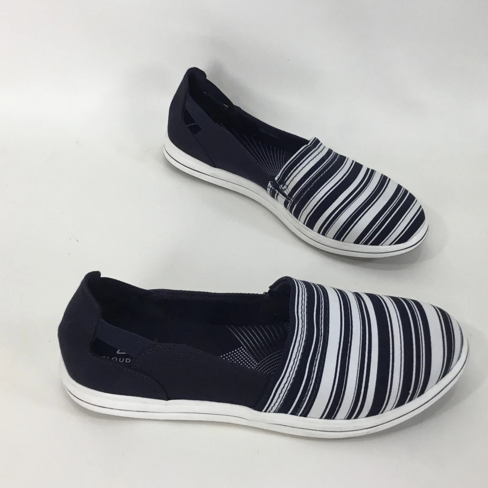 Clarks Cloud Steppers Breeze Step ll Womens Size 8.5 Navy White Slip On Shoes