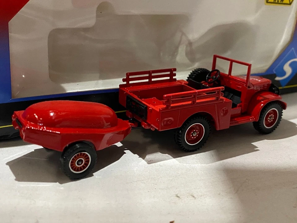 SOLIDO Dodge WC51 + Motopompe SDI VOSGES Ref.3128 1:50 coche bomberos Diecast - Imagen 2 de 4