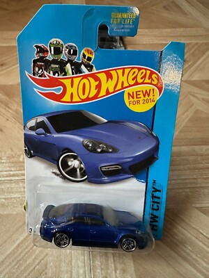 New! Sealed! 2014 Hot Wheels: PORSCHE PANAMERA  40/250  BDC82  Blue  (136)