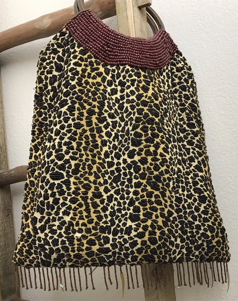 MYSTIQUE Bolso de Mano Hecho a Mano con Cuentas Estampado de Leopardo Flecos Marrón Asas de Bambú Foto 4 de 4
