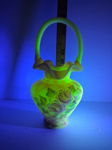 Fenton Heirloom Diamond Optics Burmese Roses Basket 2003