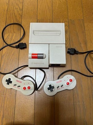 Nintendo New Famicom Videospielkonsole & Controller HVC-101 ohne AC Adopter