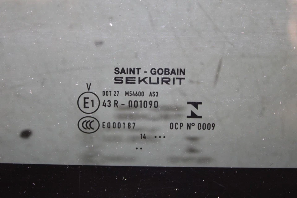 2011-2018 Volvo S60 Sunroof Window Glass Panel 31352066 OEM - Image 3 of 4