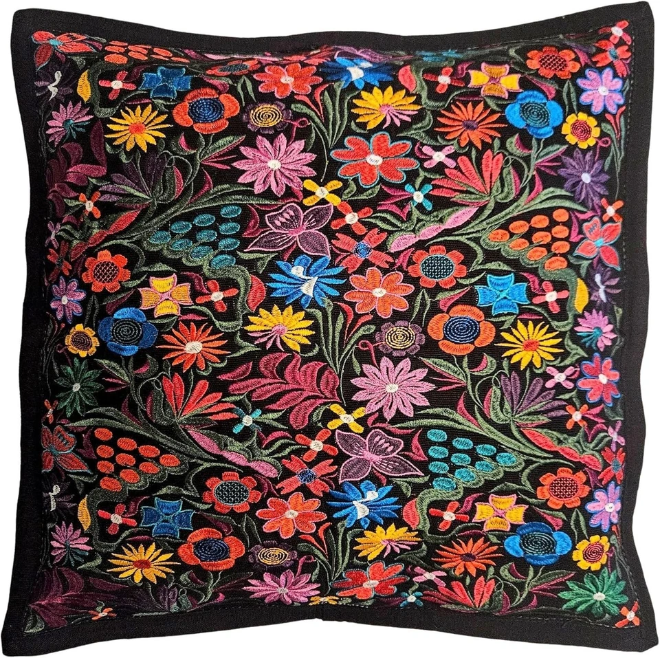 Funda de Almohada Negra Única 20"x20" con Bordado Floral Chiapas - Decoración Informal Foto 3 de 4