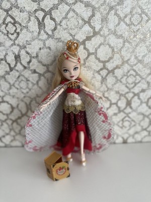 Ever After High Doll - Apple White from the Legacy Day Collection