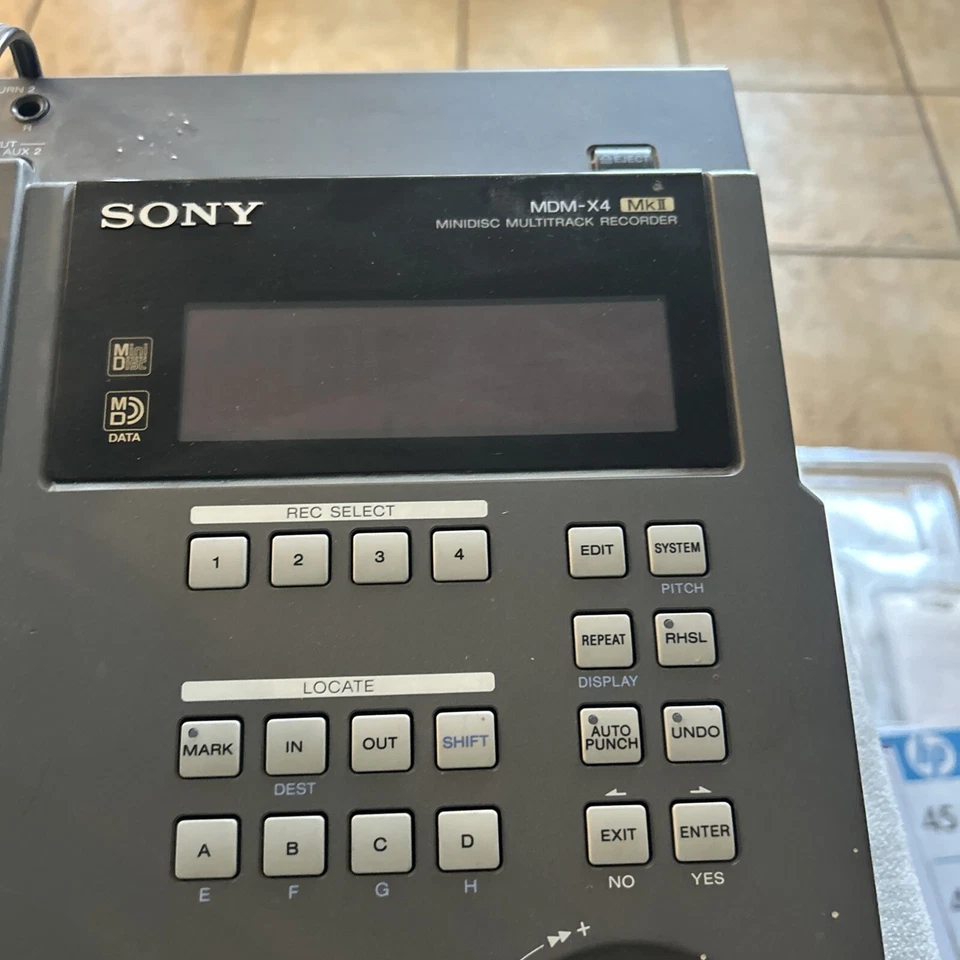 Sony MDM-X4 MkII MiniDisc MD Multi Track Recorder for parts - Image 4 of 4