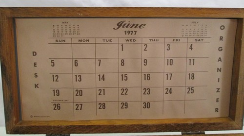 Vintage 1974 Wood Classics Desk Organizer Wooden Box Glass June 1977 Calendar - Picture 4 of 10