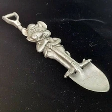 RARE 1983 ShowBiz Pizza Time Theatre Pewter Chuck E Cheese Shovel Spoon